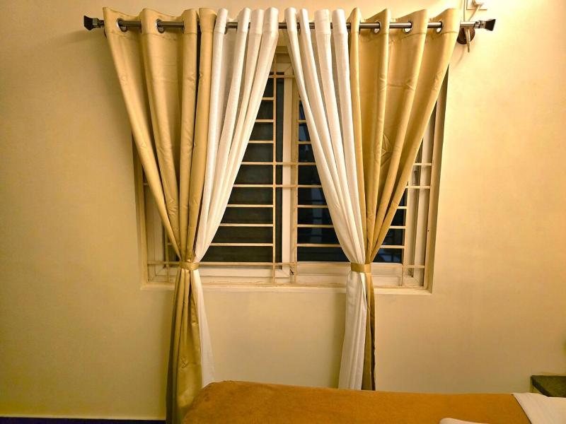 Purple Door - Luxurious 1 BHK - image 24