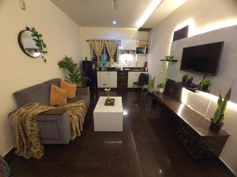 Purple Door - Luxurious 1 BHK - image 44