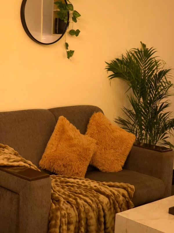 Purple Door - Luxurious 1 BHK - image 36