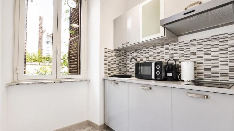 Elegantis Campo Marzio Apartment With Terrace - Elegance near Spanish Steps Trevi and Pantheon - image 8
