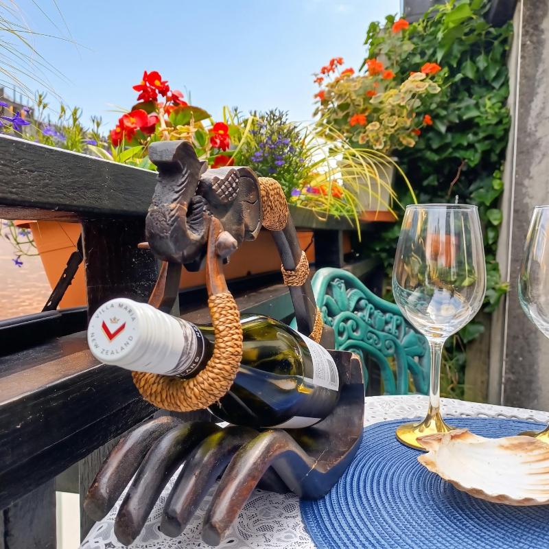 Cosy Apartment in Galway with Balcony 32 m² City View - image 1