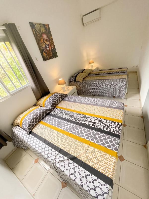 Villa charmante près de Saint-Esprit avec piscine privée - image 5