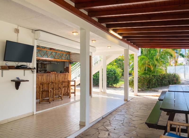 Bungalow charmant avec piscine partagée à Saint-François - image 12