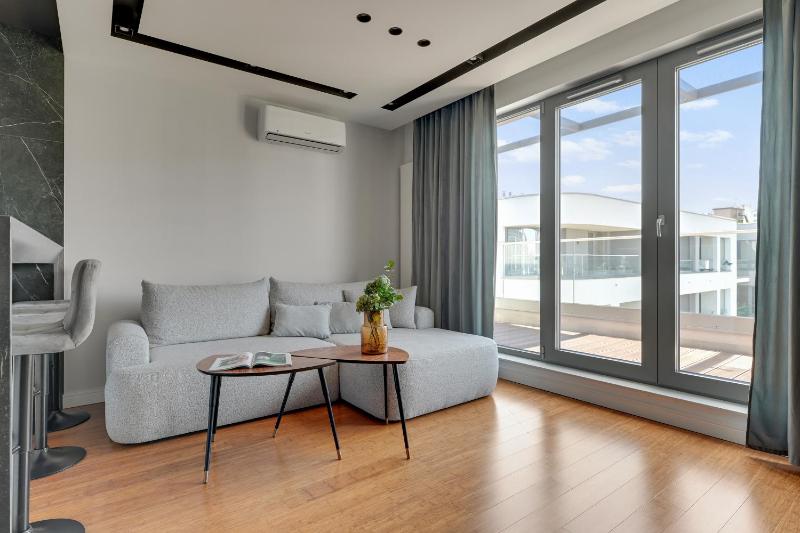 Plac Unii Gdynia Central by Lion Apartments - image 40