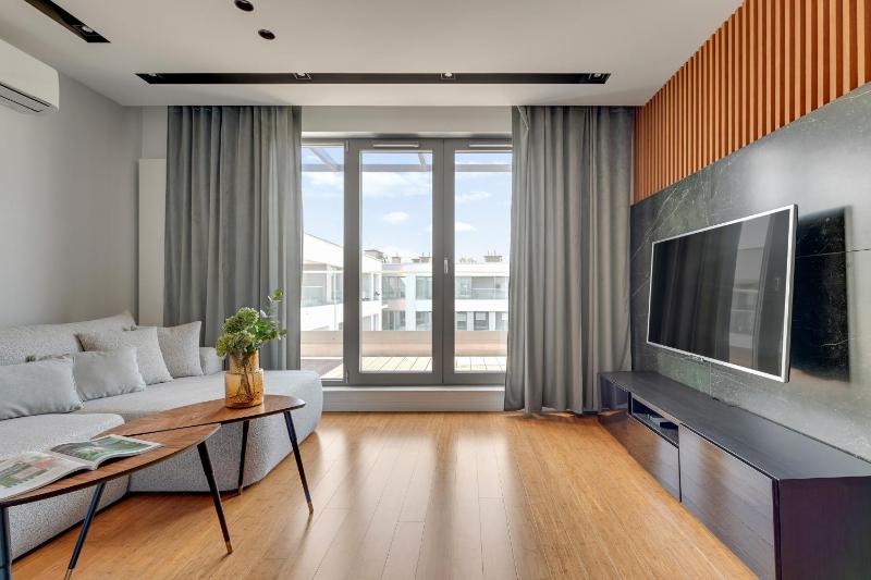 Plac Unii Gdynia Central by Lion Apartments - image 42