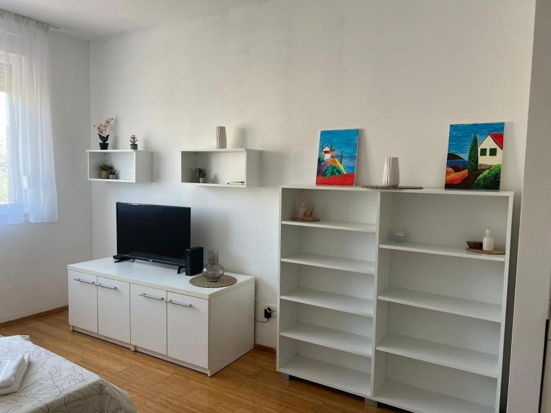 MoCity Studio Apartment - image 15