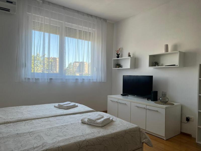 MoCity Studio Apartment - image 13