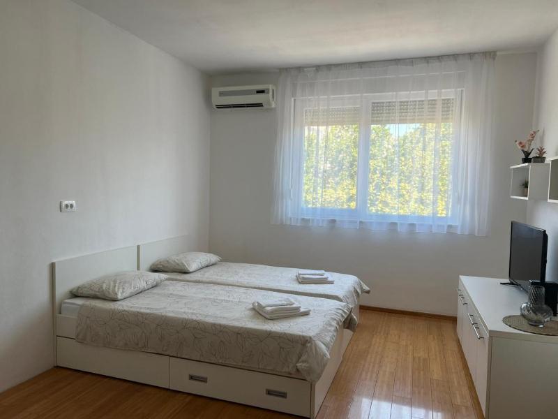 MoCity Studio Apartment - image 14