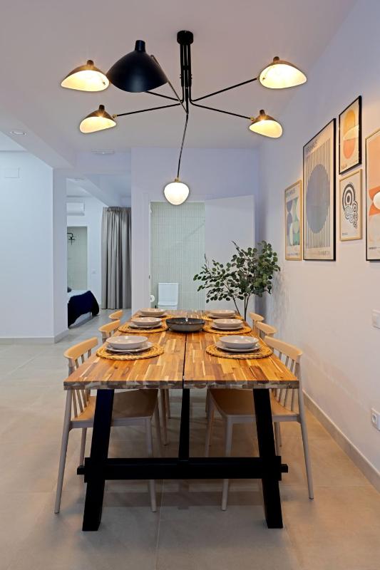 Modern apartment with patio and two bathrooms - image 16