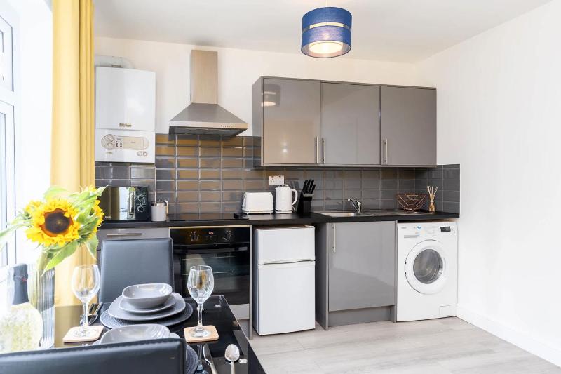 1 Bedroom Apartment with Free Parking near Hallamshire Hospital - image 16