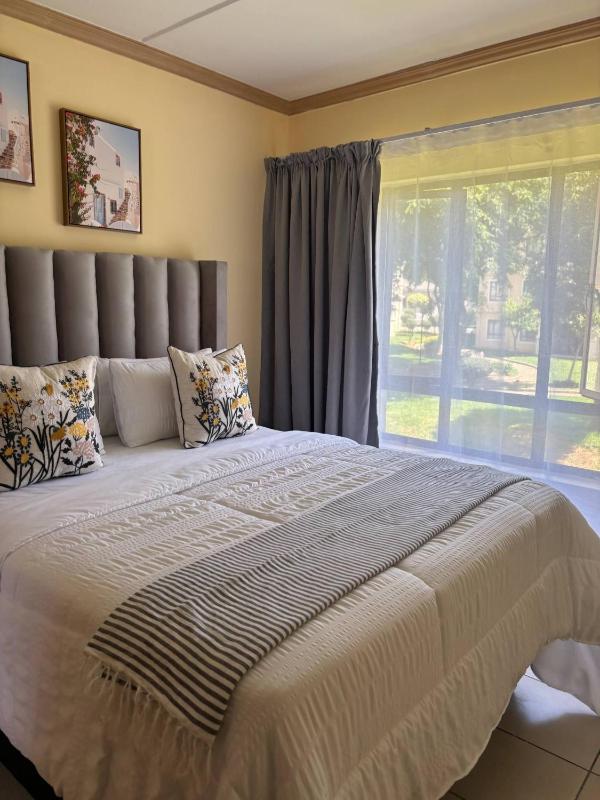 Charming 2-Bedroom Apartment in Midrand South Africa - image 12