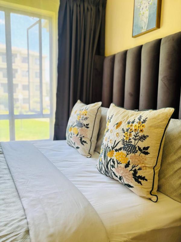 Charming 2-Bedroom Apartment in Midrand South Africa - image 13
