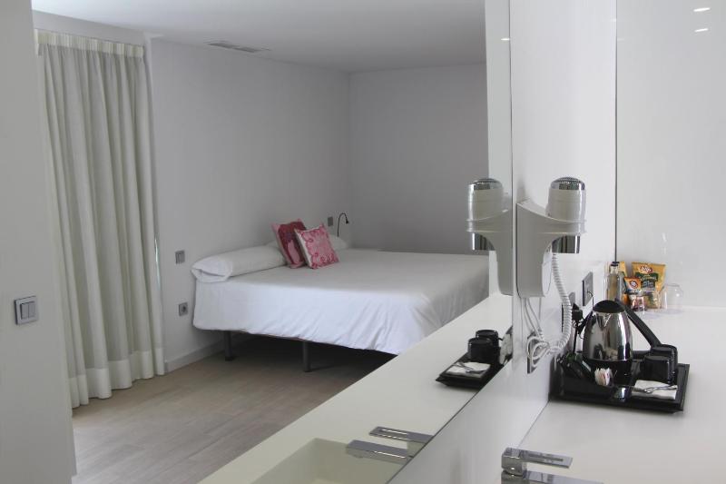 Superior Double Room image 4