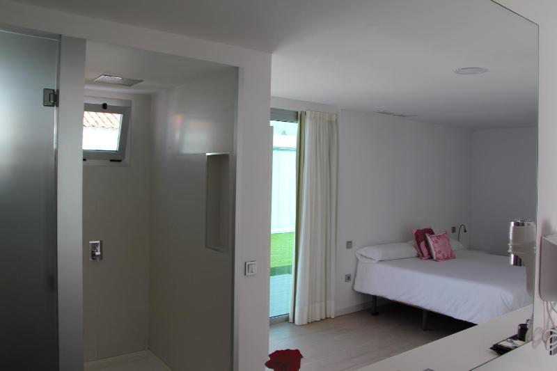 Superior Double Room image 3
