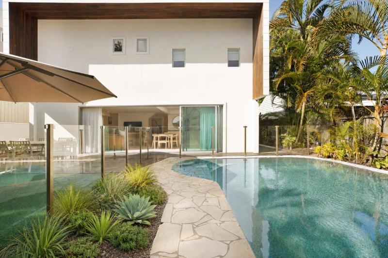 9 Depper Street - Large Residence Entire 6 Bed House - image 1