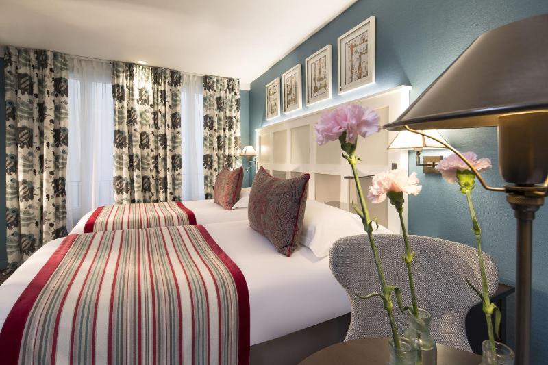 Standard Twin Room image 3