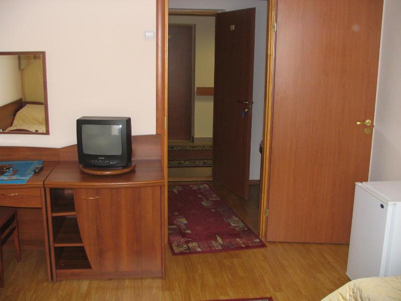 Single Bed in 2-Bed Female Dormitory Room image 4
