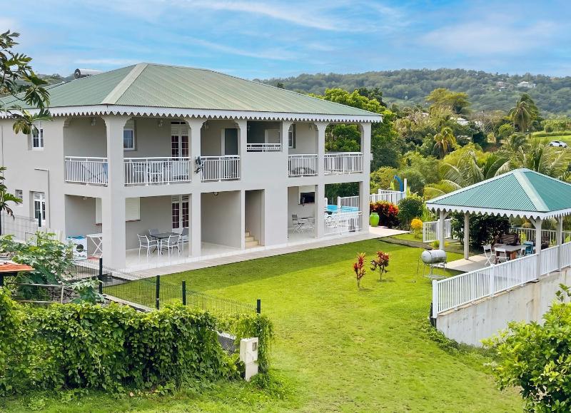 Appartement spacieux à Rivière-Salée avec accès piscine 80 m² - image 1