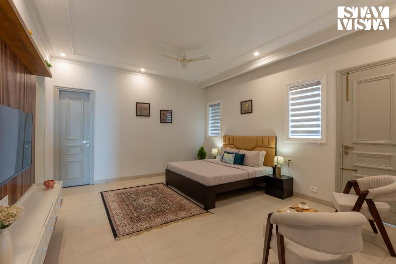 StayVista at Gazania Villa with Outdoor Pool Bonfire - image 41
