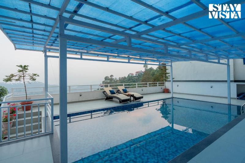 StayVista at Gazania Villa with Outdoor Pool Bonfire - image 29