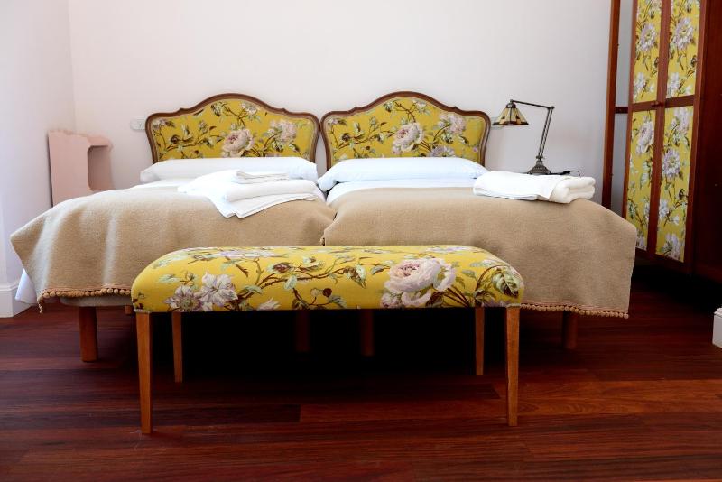 Deluxe Room image 3