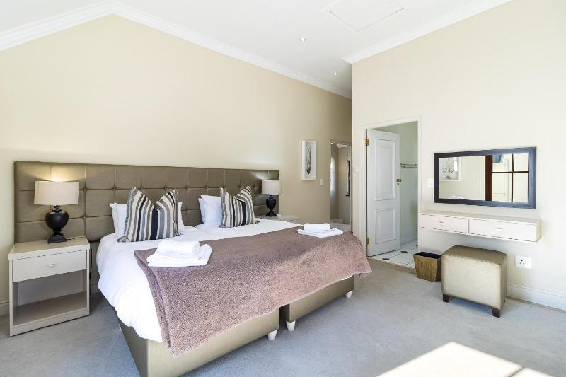 Winelands Golf Lodges 16 - image 15