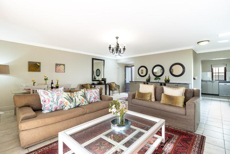 Winelands Golf Lodges 16 - image 1