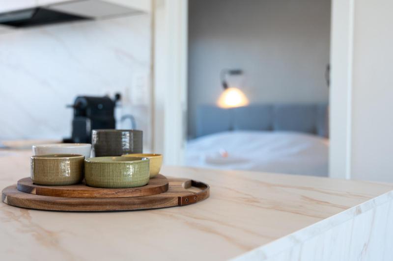 Cosy couples' retreat with 2 terraces - image 10