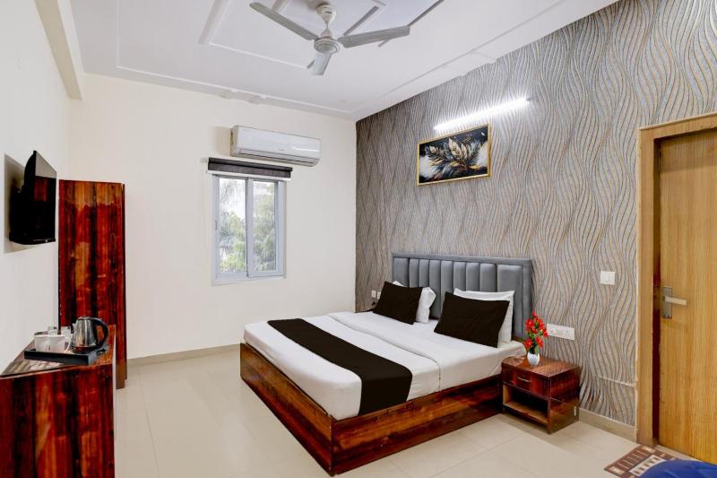 Hotel Palm Paradise - image 4
