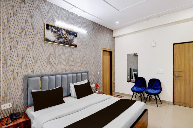 Hotel Palm Paradise - image 5