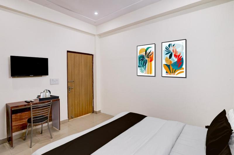 Hotel Palm Paradise - image 9
