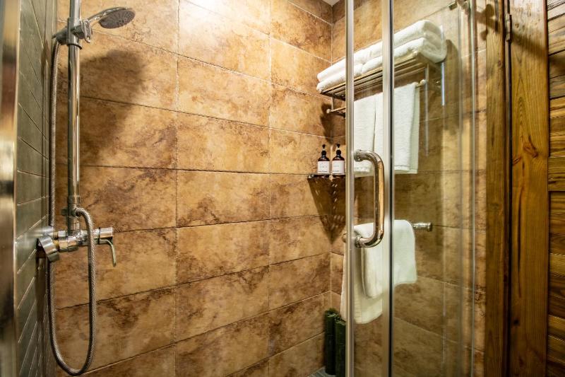 Zhangjiajie Courtyard Hotel-Chinese-Style HotelZen Tea Culture ExperienceYoga-Healing ClassAntique Beauty Free Breakfast Itineary Plan& Purchase Tickets Free luggage storageVegan Available - image 5