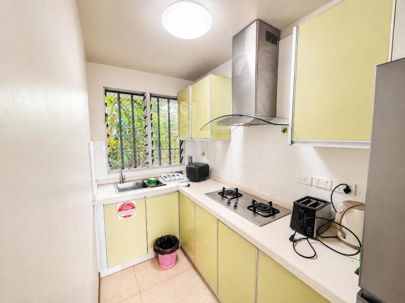 Two bedroom -King sized bedroom-Free parking - image 15