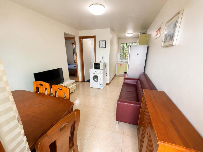 Two bedroom -King sized bedroom-Free parking - image 14