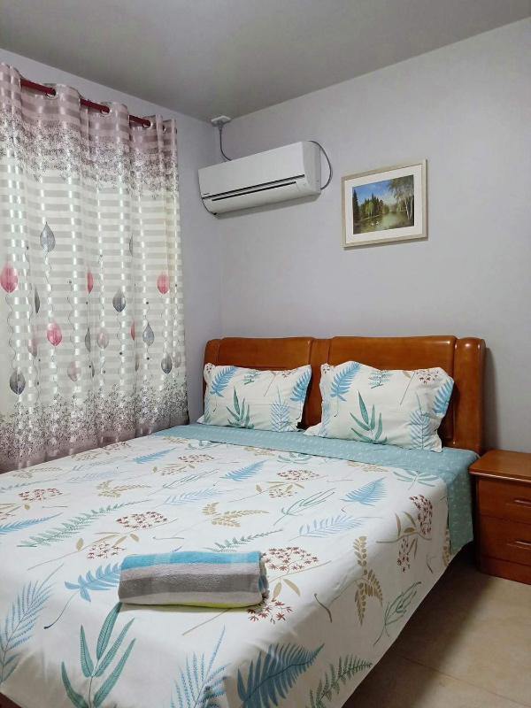 Two bedroom -King sized bedroom-Free parking - image 9