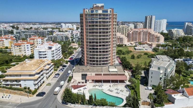#357 Sea View Escape in Portimao w Pool - image 11