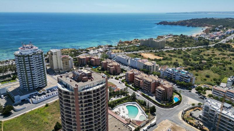 #357 Sea View Escape in Portimao w Pool - image 9