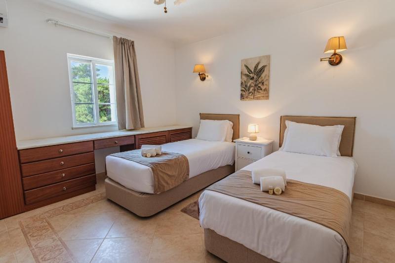 Villa Paraiso by Algarve Holidays - image 22