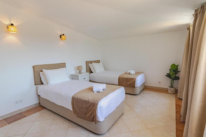Villa Paraiso by Algarve Holidays - image 24