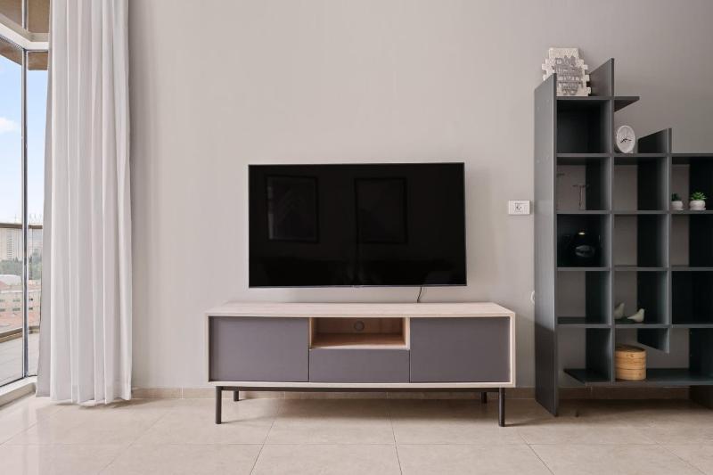 Luxurious 1BDR Terrace Parking in City Central - image 16