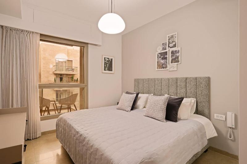 Luxurious 1BDR Terrace Parking in City Central - image 14