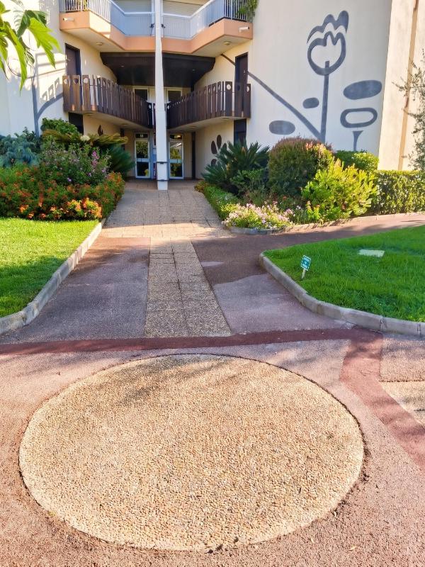 Appartement confortable à Mandelieu-la-Napoule 37 m² piscine - image 5