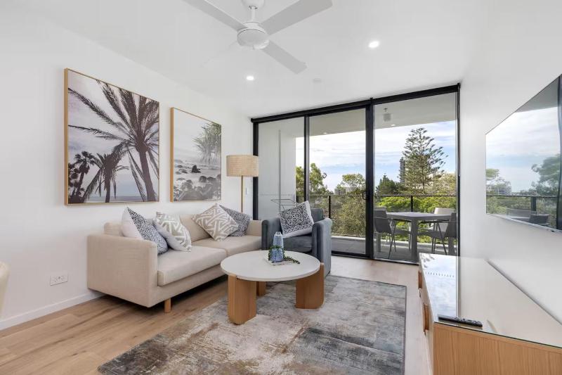 Beautiful 2BDR near the beach with Pool n Parking - image 1