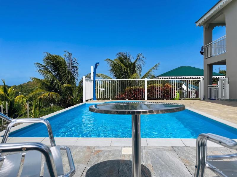 Appartement spacieux avec accès à la piscine 80 m² - image 1