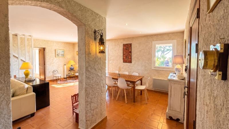Villa avec piscine près de Le Lavandou 160 m² - image 8