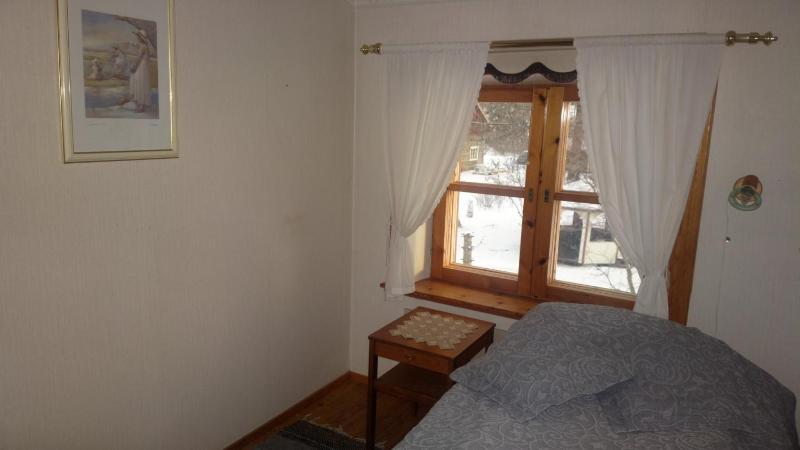 Standard Single Room with Shared Bathroom image 2