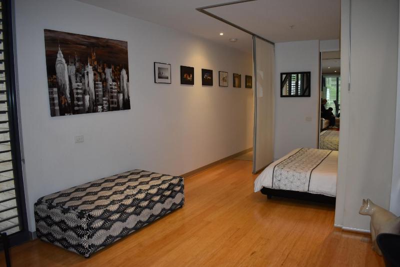 Spacious 1 Bedroom Apartment in the Heart of Melbourne's CBD - image 14