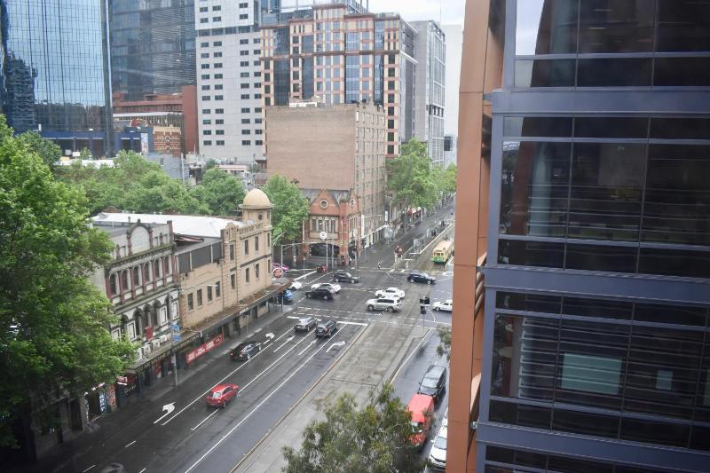 Spacious 1 Bedroom Apartment in the Heart of Melbourne's CBD - image 16