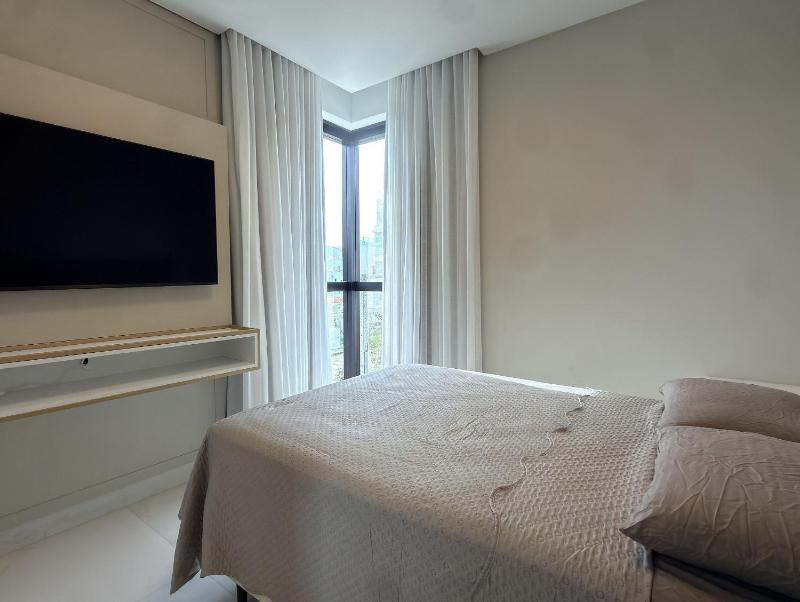 Invictus Residence 202 - Apartamento amplo com ar-condicionado em todos os ambientes localizado próximo a comércios e a 250 metros da praia. - image 12