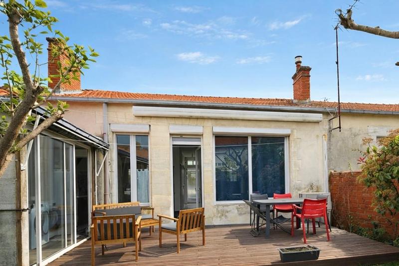 Charming home near beaches & center - image 16